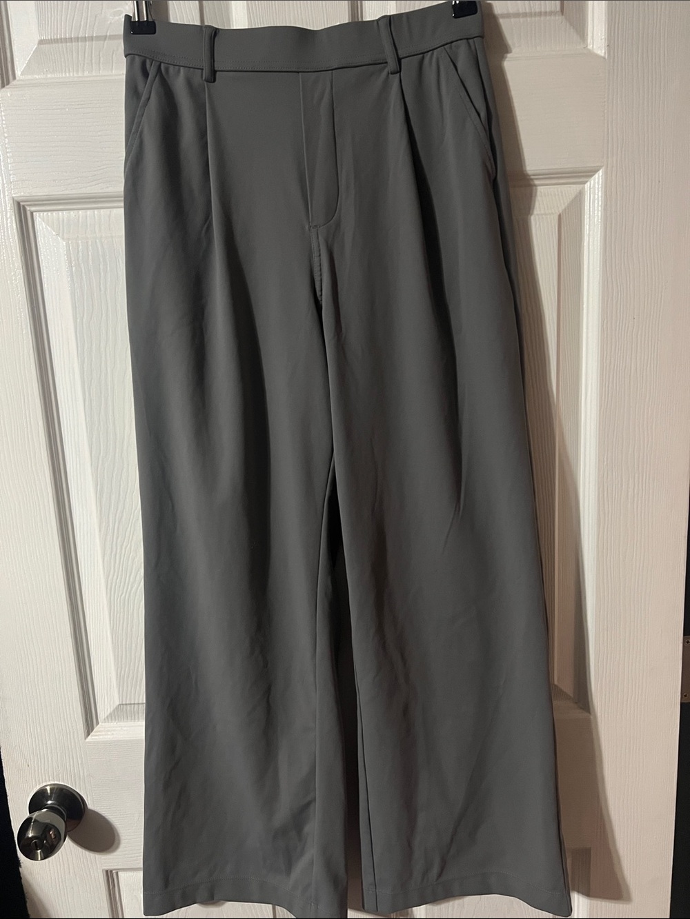 HALARA Wide-Leg Trousers in Gray